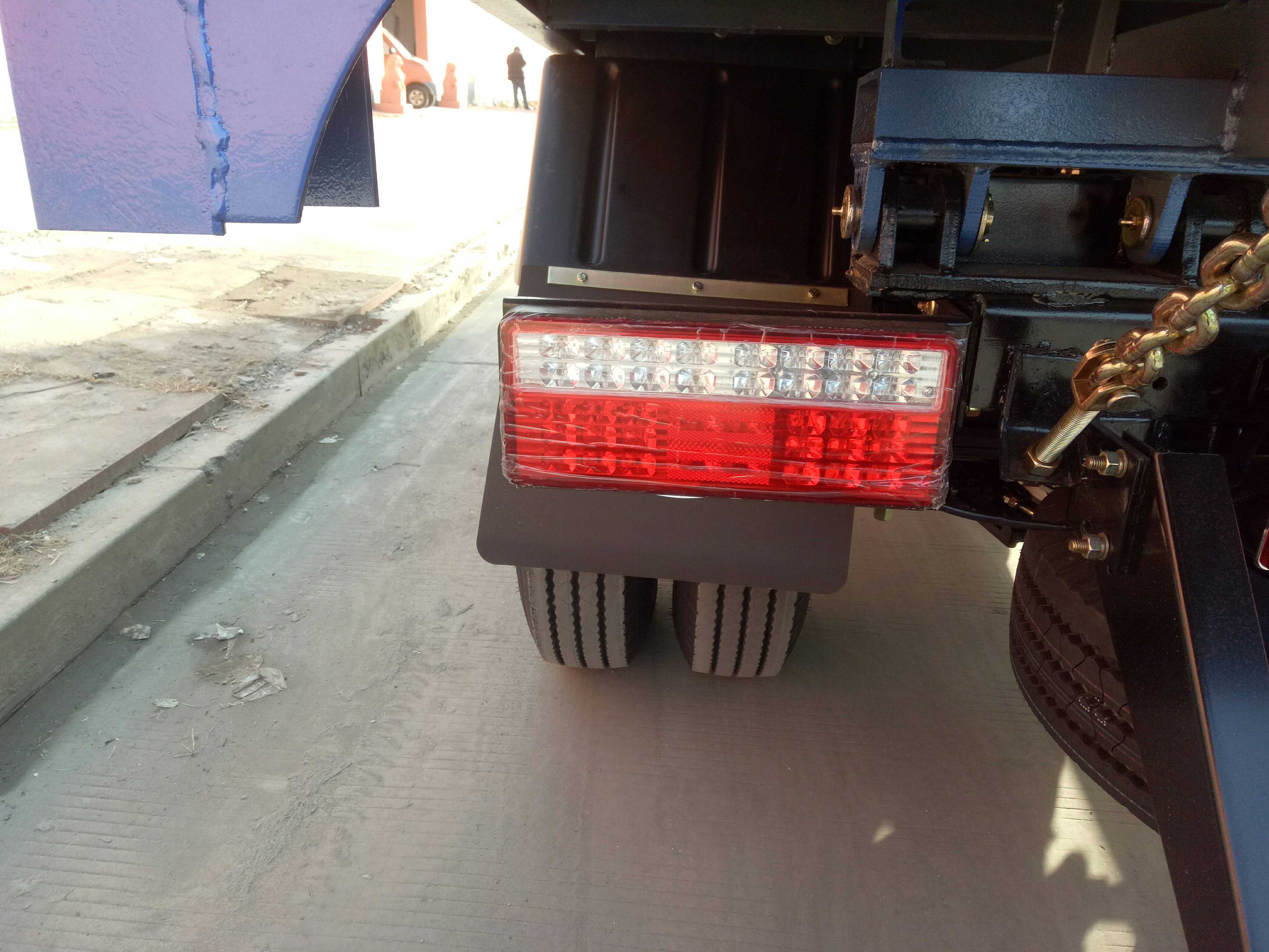 速发时风配件 风顺18尾灯新款1驰风后00刹车防追尾灯改装