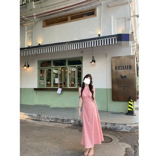 商场同款 挂脖无袖 法式 海边度假沙滩 粉色吊带连衣裙女夏季 新款