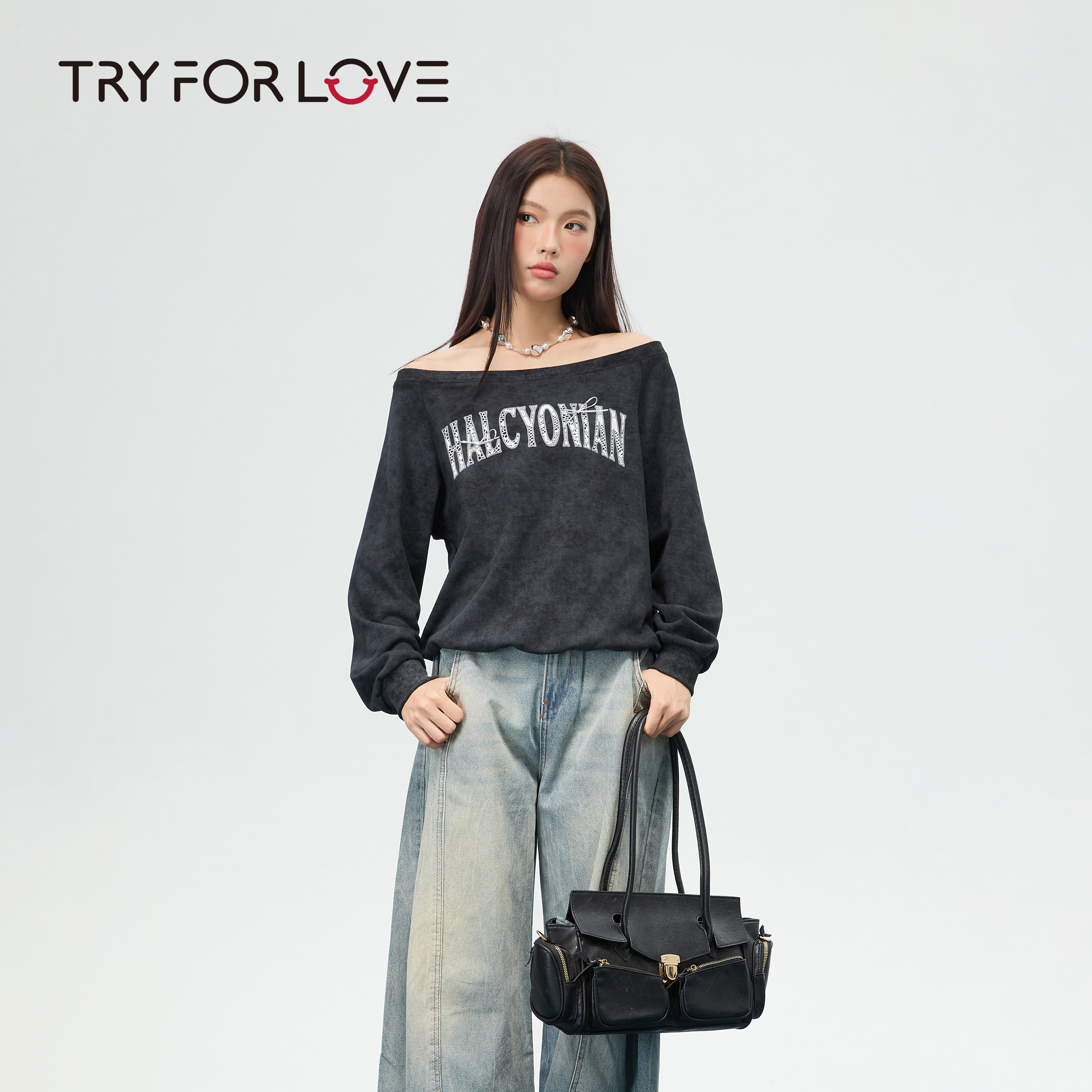 TRYFORLOVE美式字母斜肩潮流宽松卫衣春秋款一字肩百搭露肩上衣女