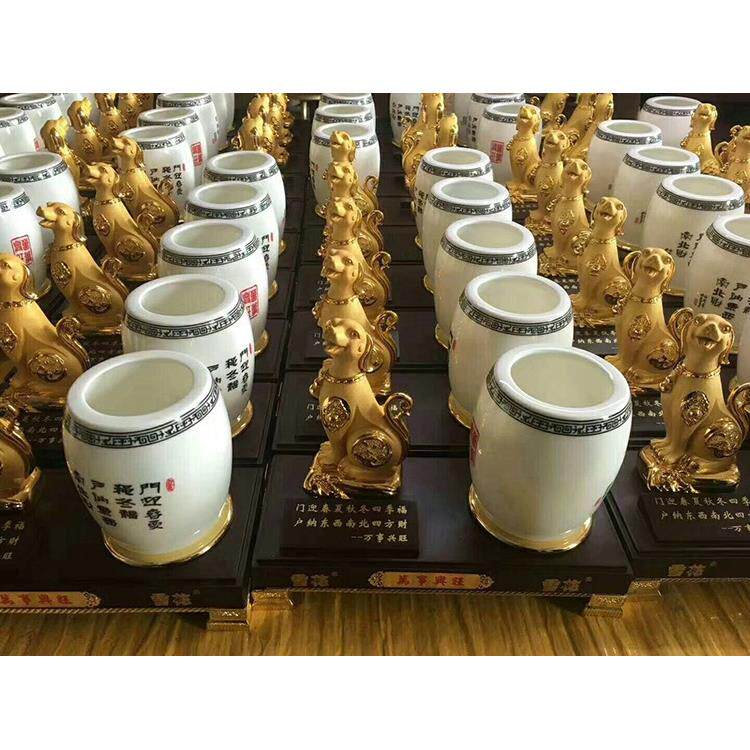 办公室牛摆件金牛创意装饰工艺品商务店铺开业礼品老板桌复古笔筒