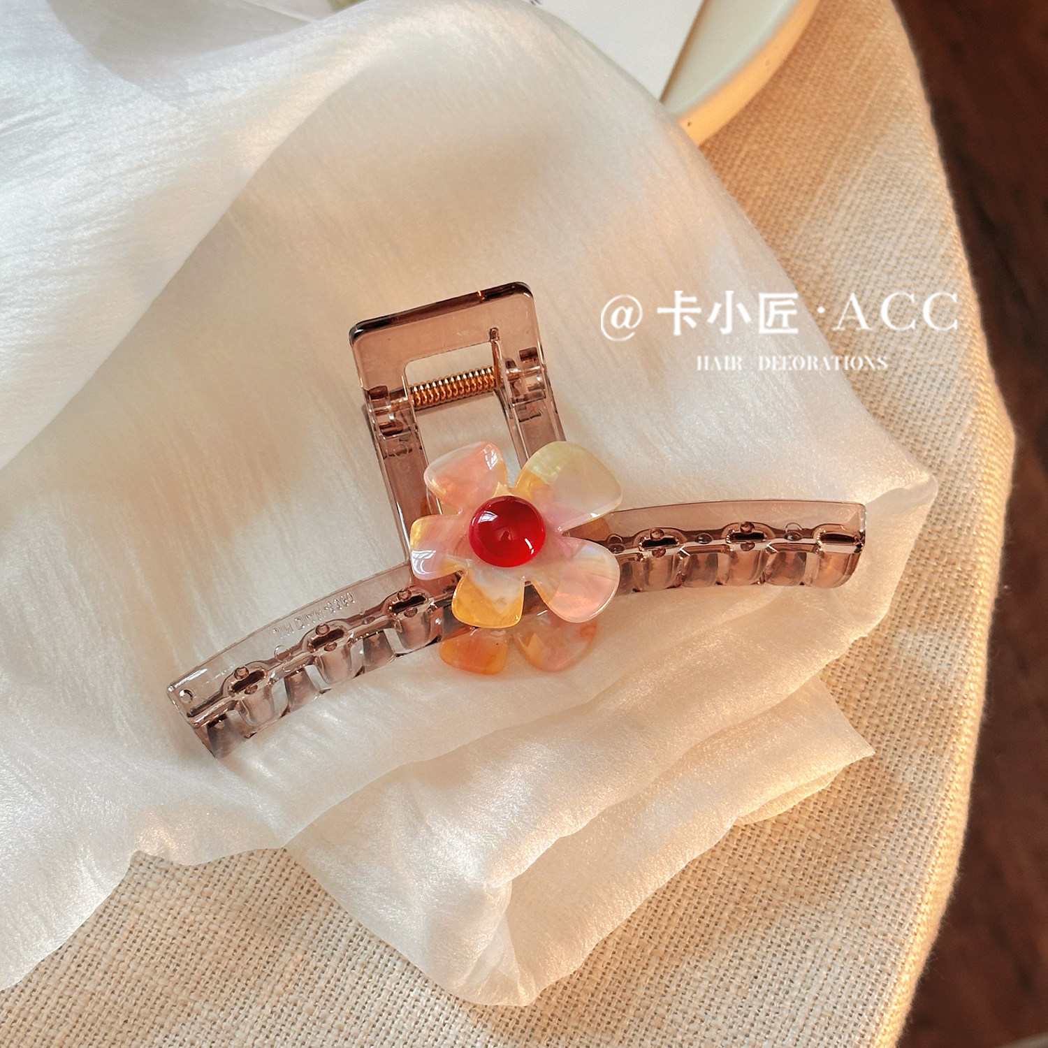 韩系醋酸花朵抓夹高级感软妹少女心后脑勺鲨鱼夹甜美百搭盘发夹子