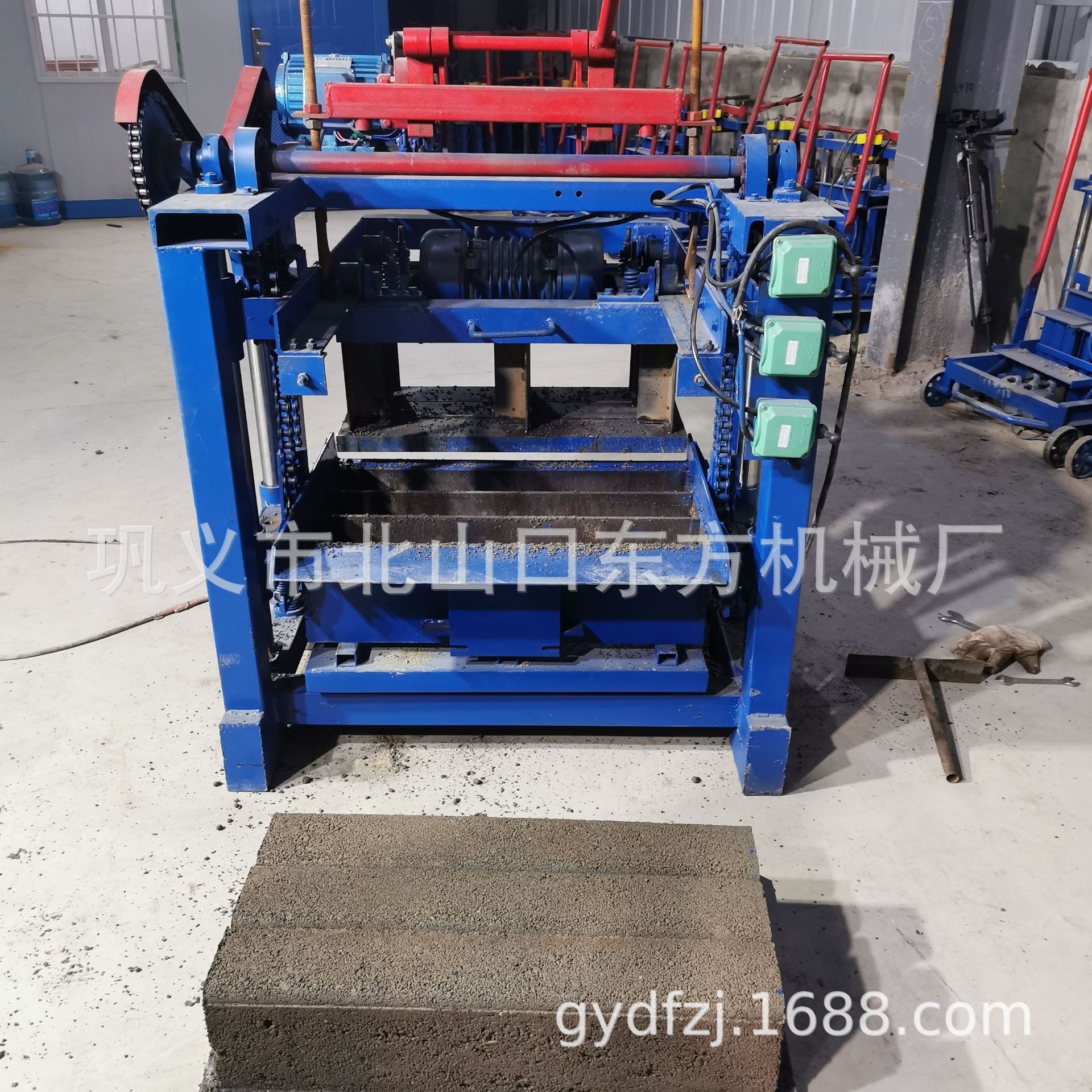 4-35四柱机制作路沿石门头砖石墩自砖半自动水泥免烧砖机