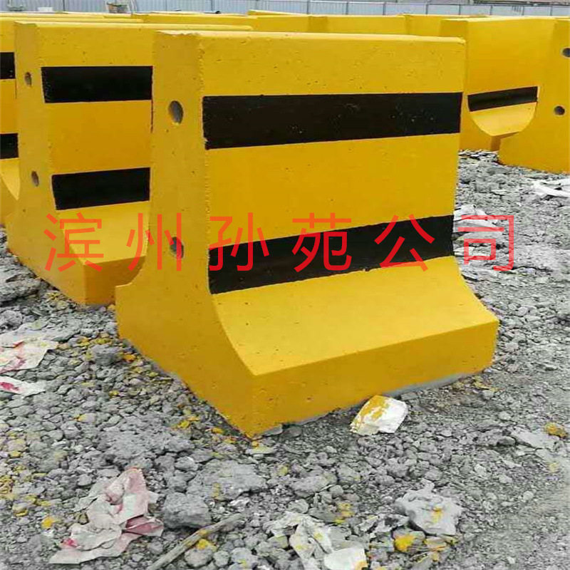 订置混凝土水泥隔离墩防撞隔离分离墩交通隔离墩高速用墩