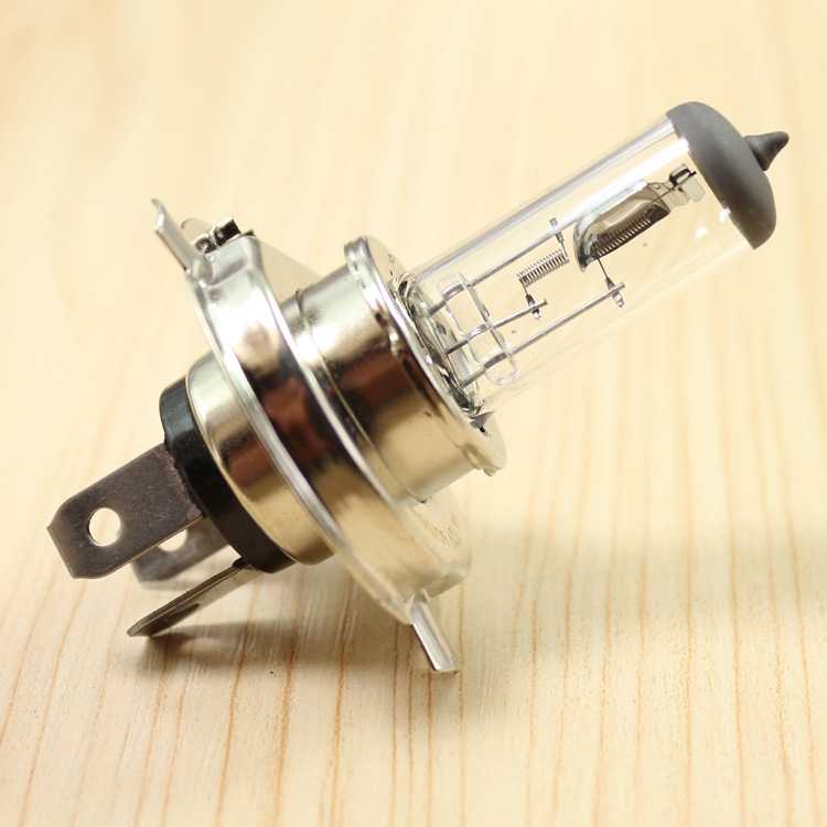 新款直销H4汽车灯泡12V24V  P43T三爪前大灯60/55w 远近光100/90w