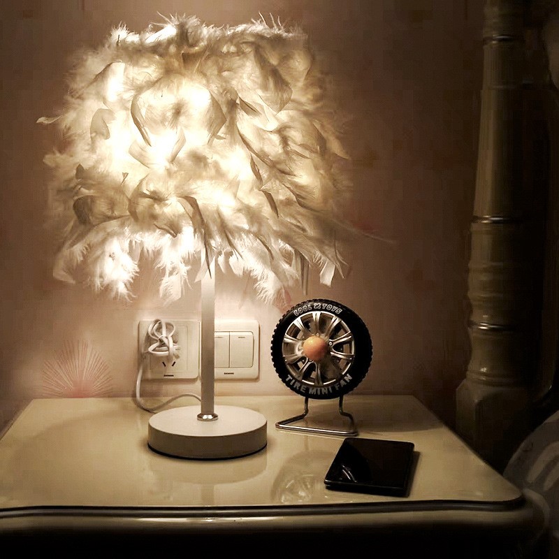 羽毛台灯卧室床头柜灯创意浪漫现代简约小夜灯婚庆温馨网红灯台灯