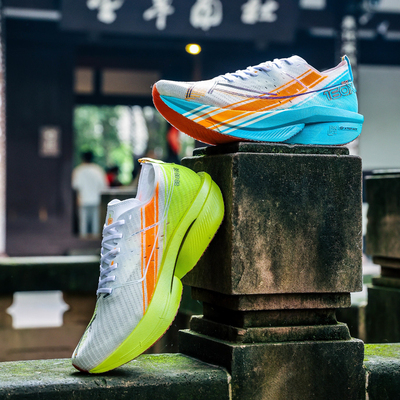 特步160x6.0PRO竞速碳板跑鞋