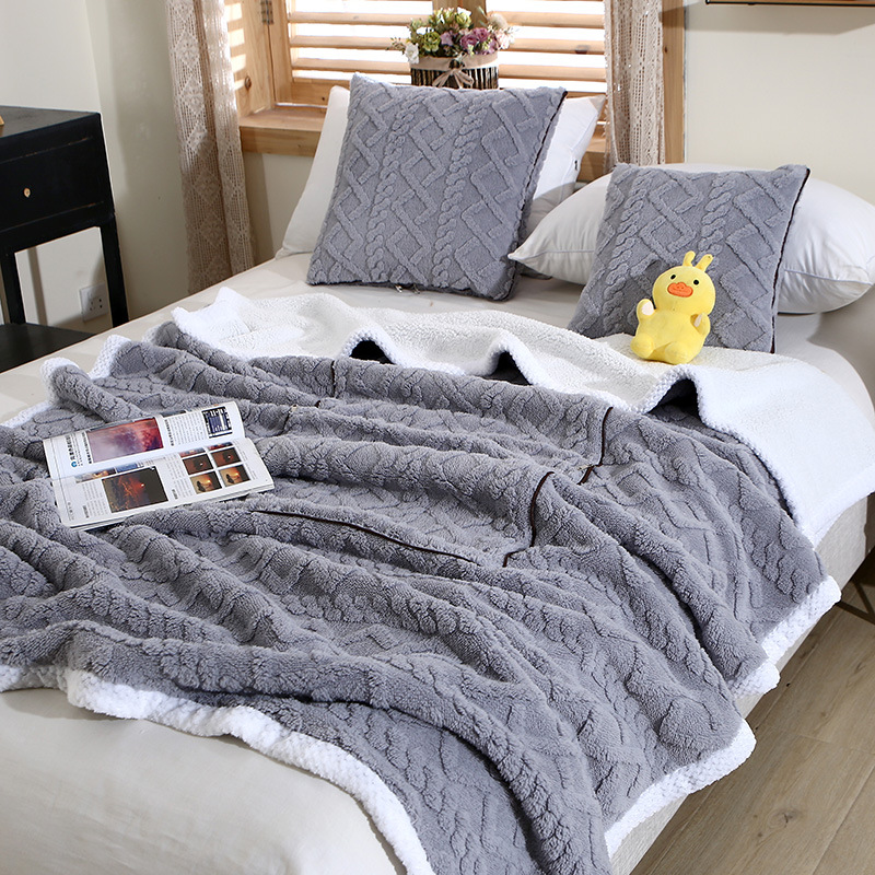 AB版双面加厚抱枕毯子两用珊瑚绒汽车上靠被办公室宿舍午休盖毯