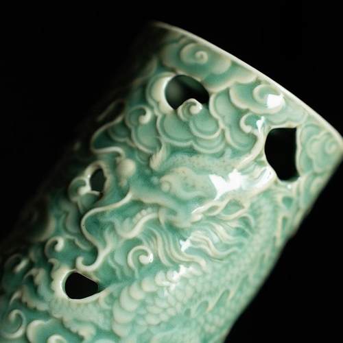 越窑青瓷三足龙踏祥云香炉家用室内沉香立式熏香线香插香座盘