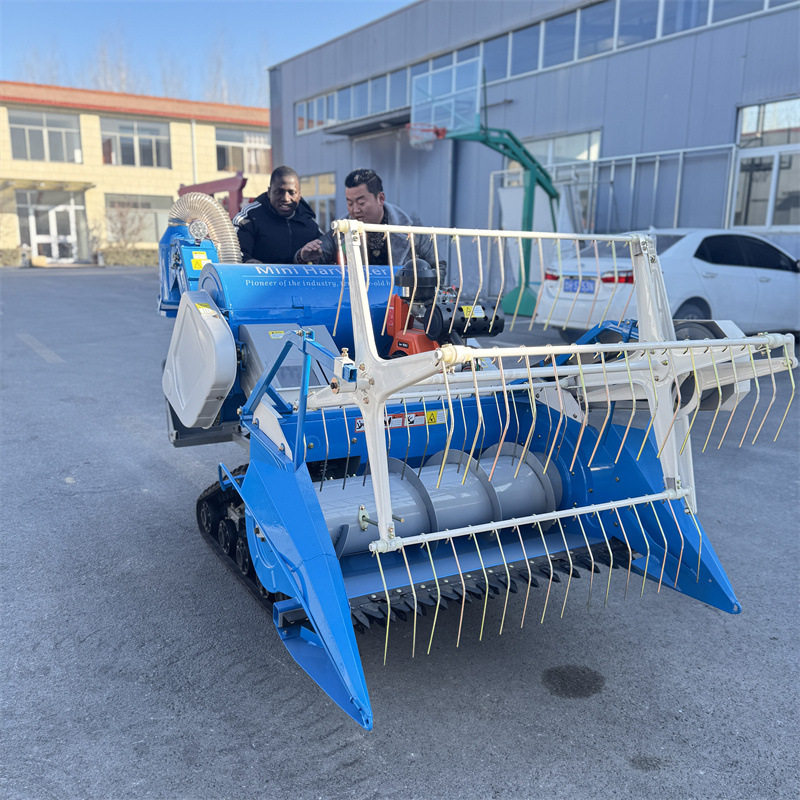 柴油风冷小型15马力大豆收割机收割筛选脱粒多功能小麦联合收割机
