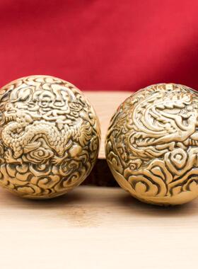 黄铜龙凤核桃手球手把件复古老人锻炼手指铜器纯铜盘玩一对转转球
