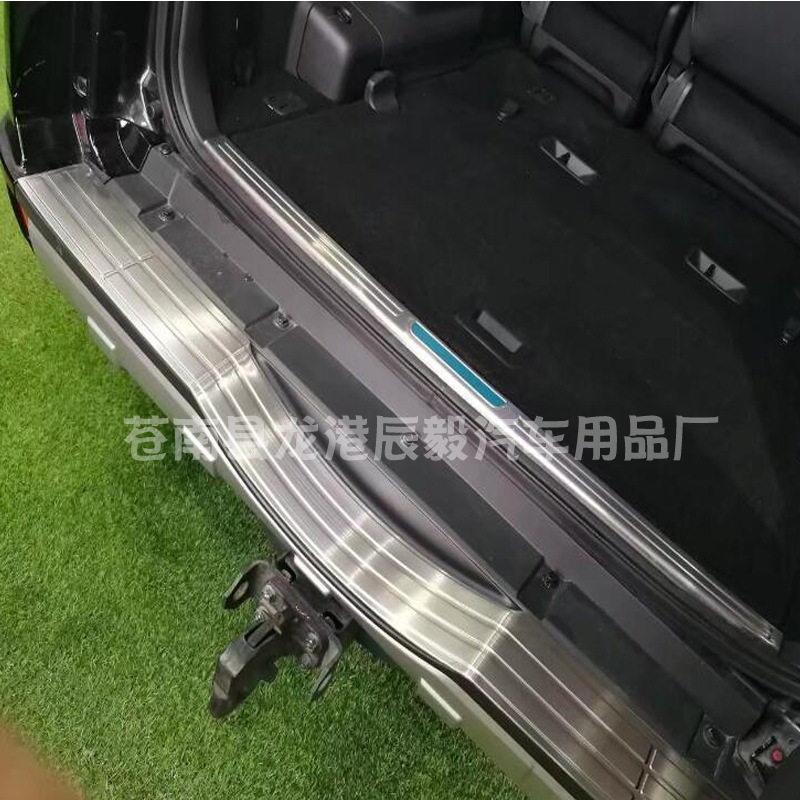 帕杰罗V93/V97不锈钢后护板踏板
