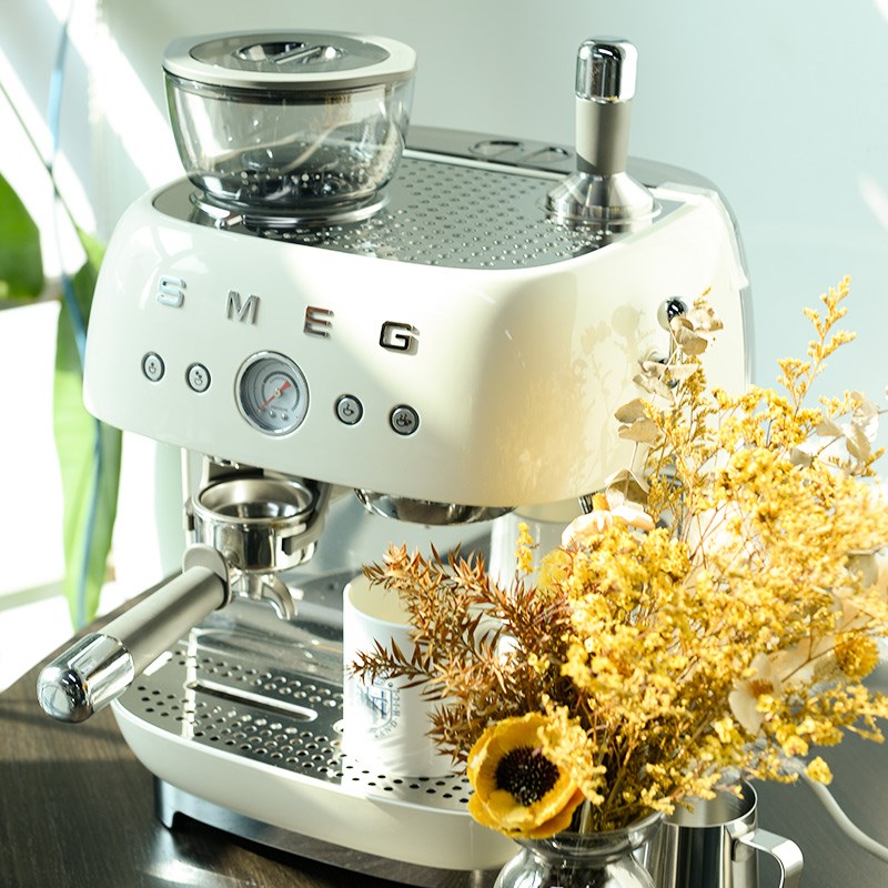 SMEGb ECF02斯麦格EGF03研磨一体意式咖啡机一键现磨咖啡蒸汽奶泡