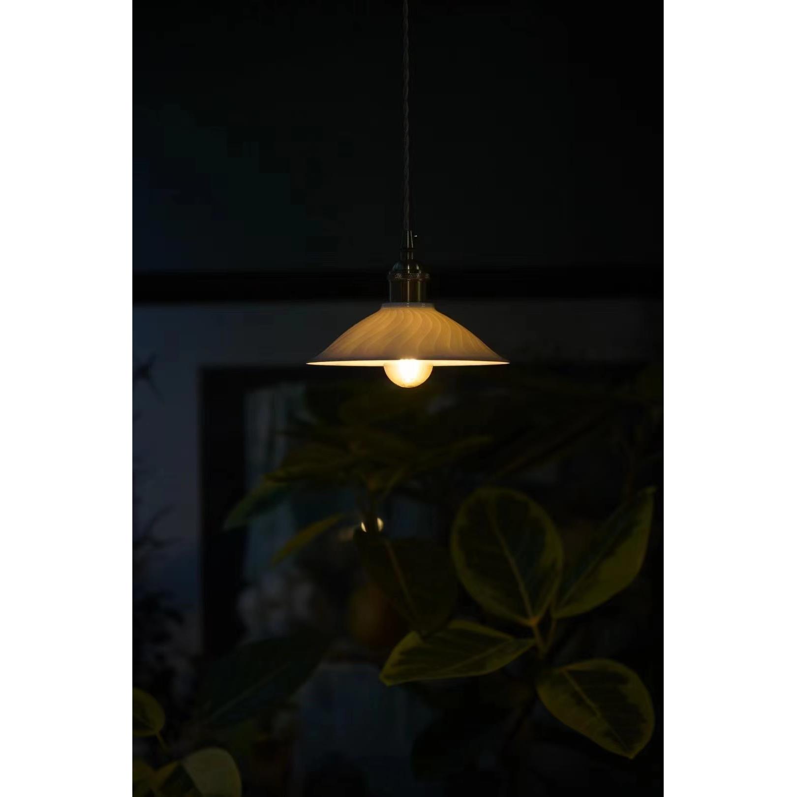 半闲甄选茶室书房人文氛围感刻纹陶瓷灯罩软装搭配吊灯空间设计风