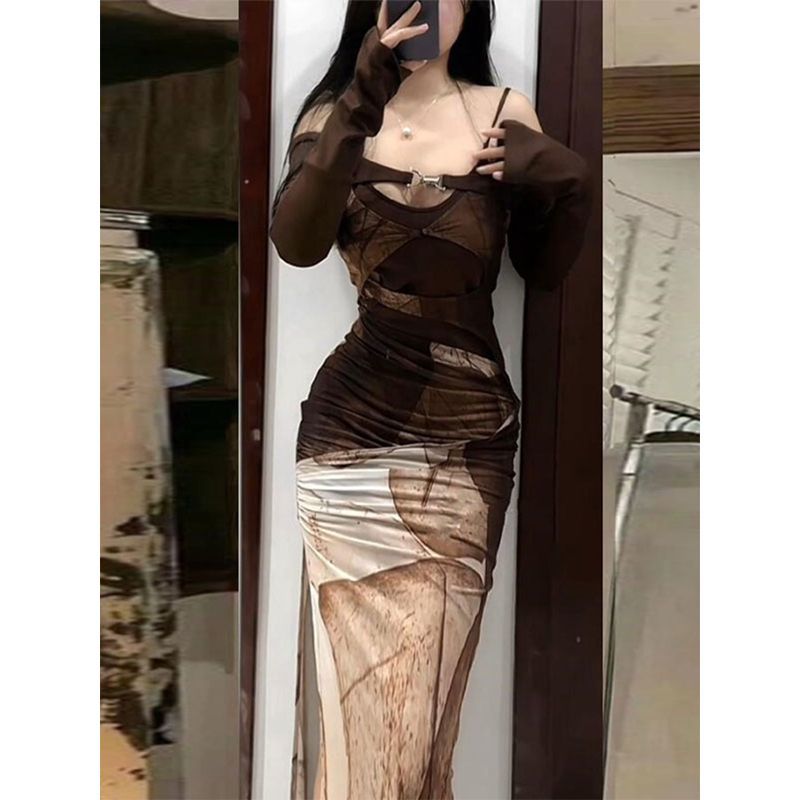 辣妹性感显身材紧身包臀
