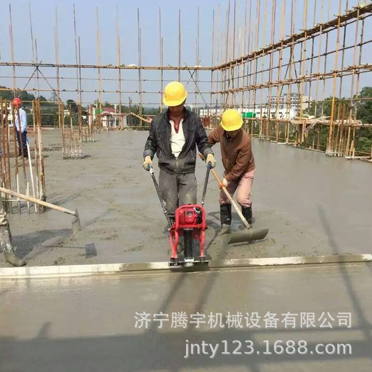 手扶混凝土路面振捣尺 混凝土路面振平尺价格 混凝土路面刮板尺