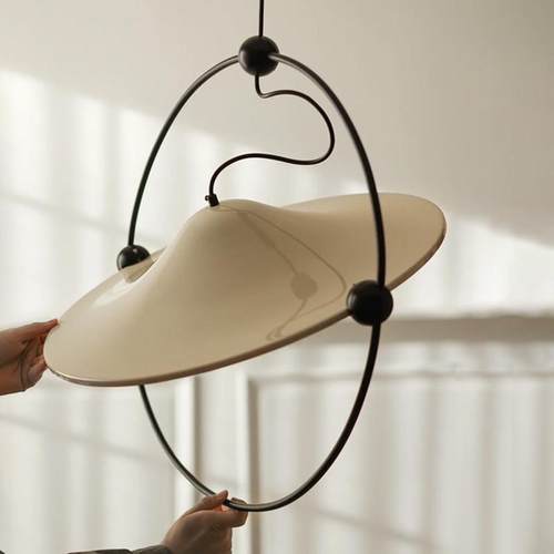 法式中古饭厅餐桌吊灯北欧客厅床头卧室现代简约创意吊灯设计师灯