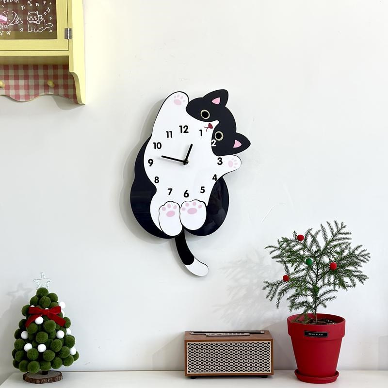 网红奶牛猫咪创意时钟挂钟客厅2025新款家用P简约装饰钟表静音挂
