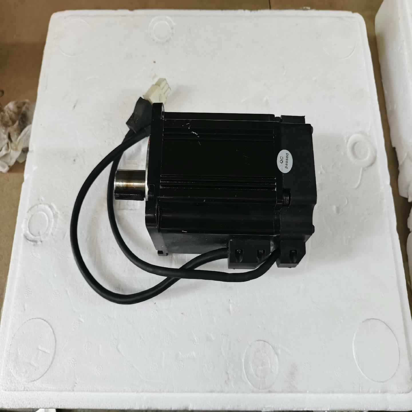 雷赛750w伺服电机，型号ACM8008M2H-B1-D-S议价