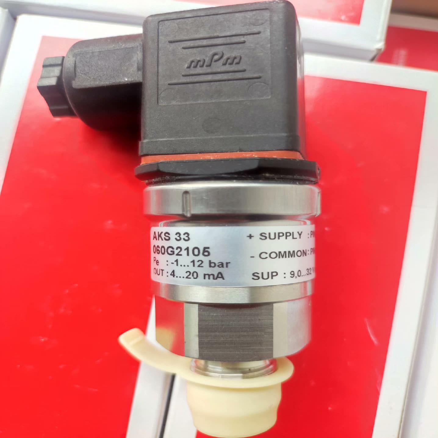 议~丹佛斯压力传感器AKS33 060G2105议价。