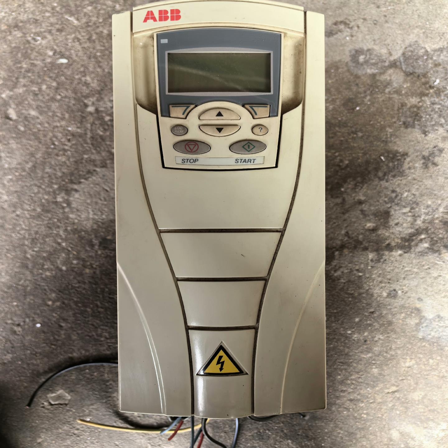 ABB变频器acs550-01-03a3-4一台1.1/0.（耶耶电子）