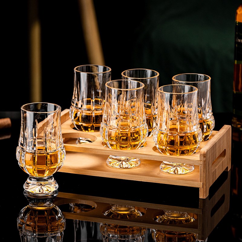 水晶玻璃威士忌品鉴杯套装轻奢闻香杯白兰地酒杯郁金W香干邑洋酒