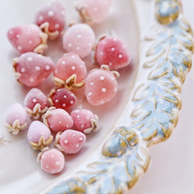 日本进口秋冬暖心植绒草莓配件