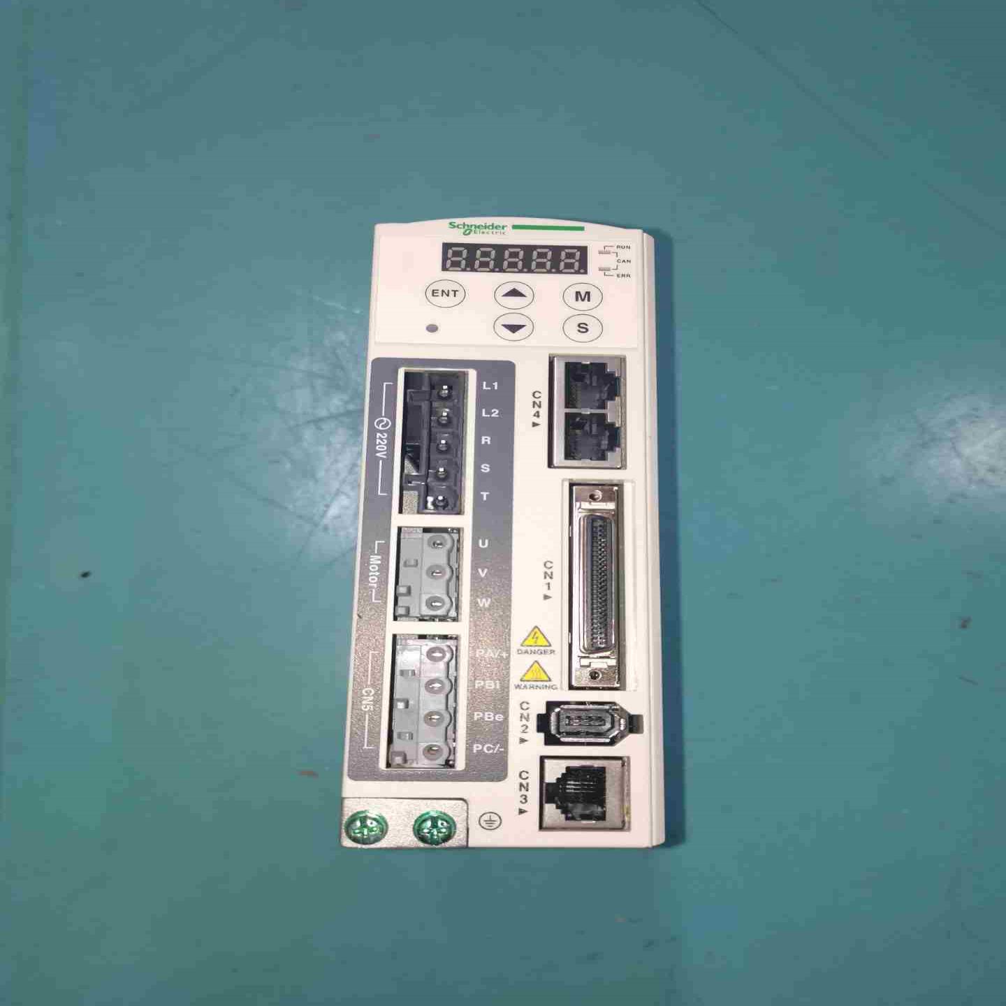 施耐德伺服驱动器LXM23AU04M3X   没有包议价