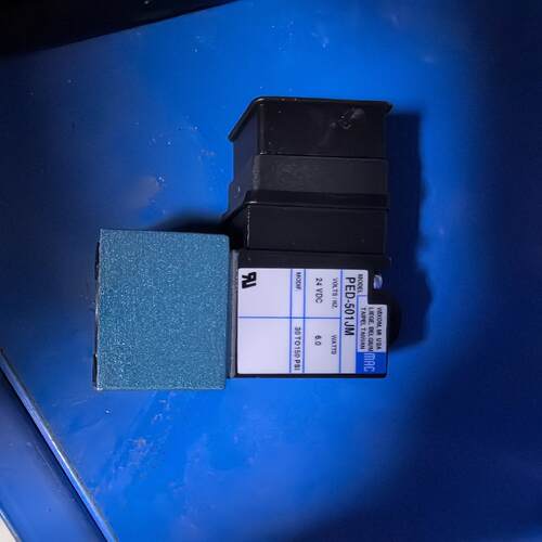 【议价】MAC电磁阀  PE-501JM 3个 501JD2个全新