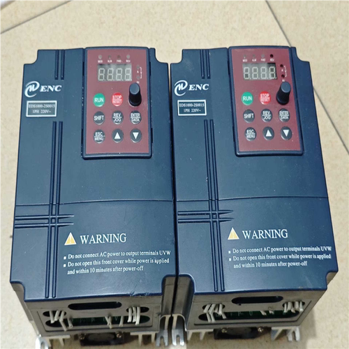 易能变频器EDS1000-2S0015DXY  1.5KW（憨憨电子）
