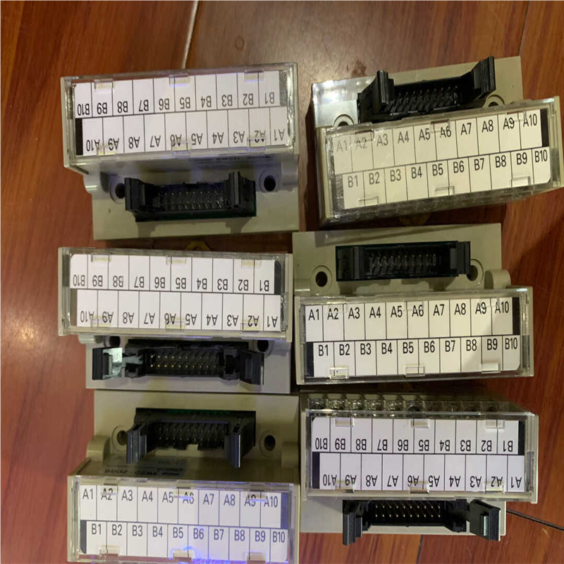 【汇生 】欧姆龙XW2D-20G6转接线端子台全新无包装【议价】