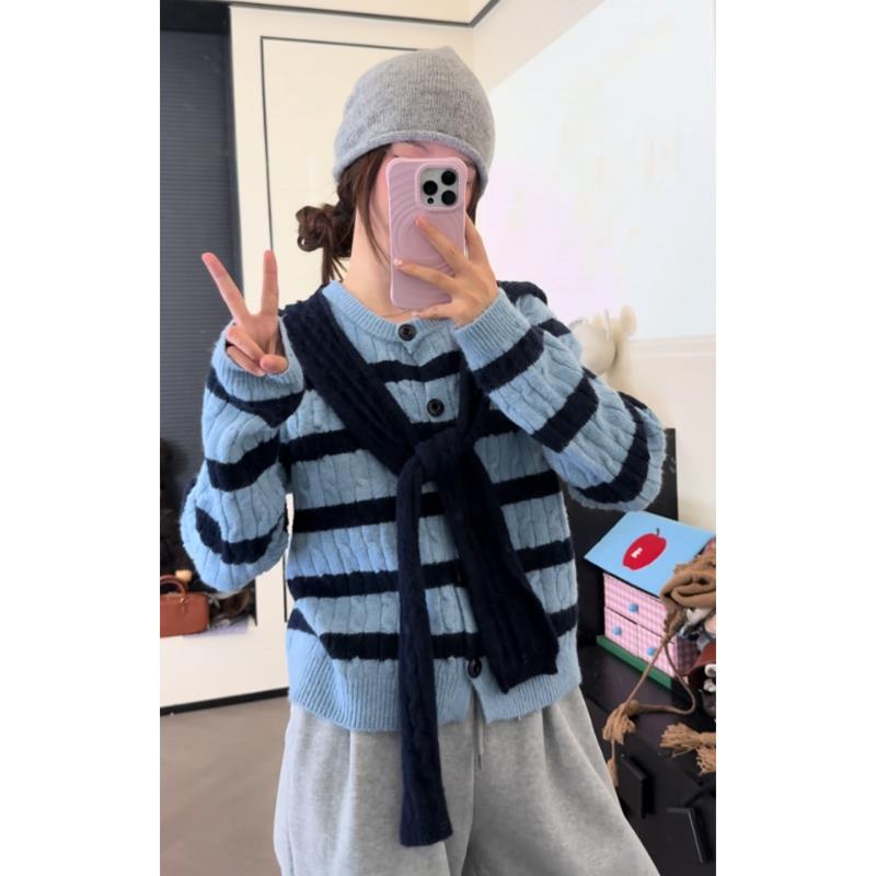 韩系早秋穿搭蓝色条纹针织开衫女秋冬慵懒风毛衣外套叠穿披肩上衣