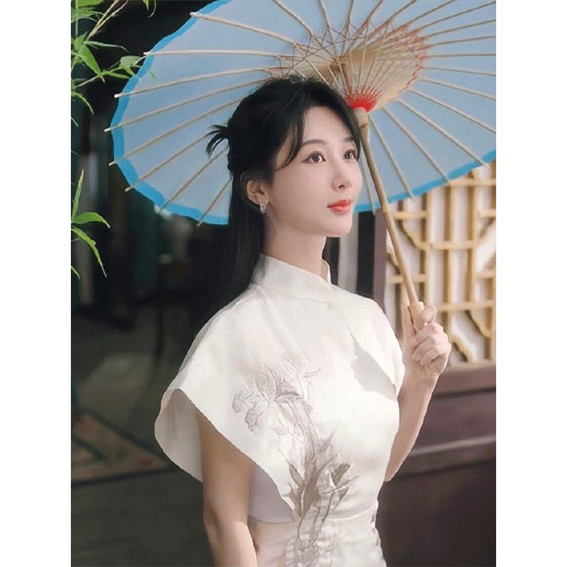 杨紫明星同款白色刺绣重工新连衣裙女夏2024新款气质改良旗袍
