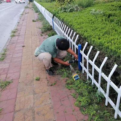 。锌钢折弯草坪护栏市政绿化带弯头围栏隔离栏杆栅栏镀锌铁管定制