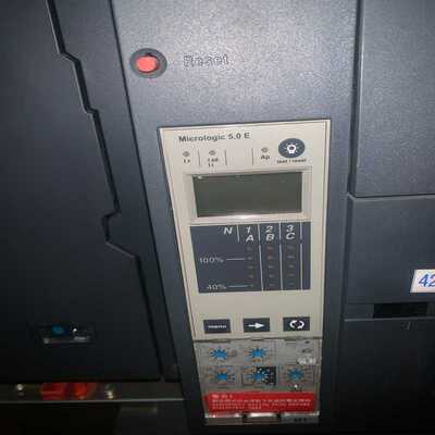 议~框架断路器，MT50H1，4p5000a，控制器5.0