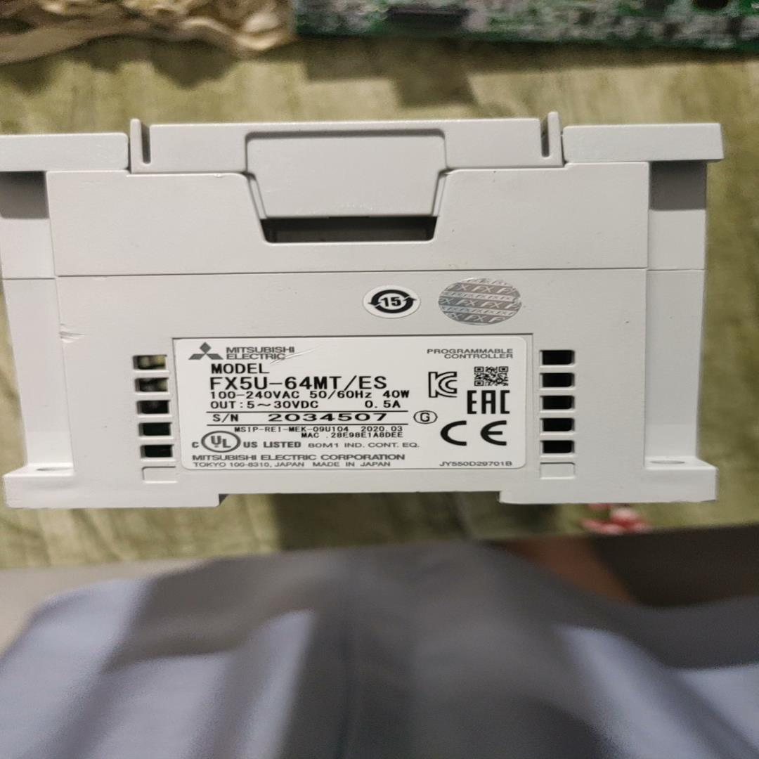 FX5U-64MT/ES，，功能，顺丰。(崽崽配件）