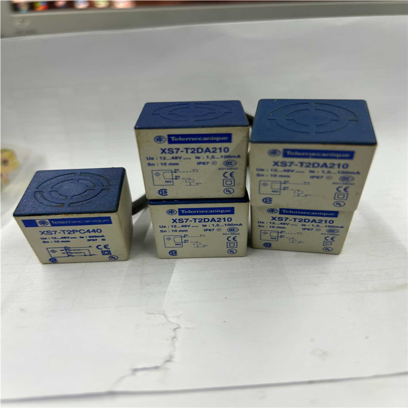 (询价)XS7-T2DA210 剩余4个