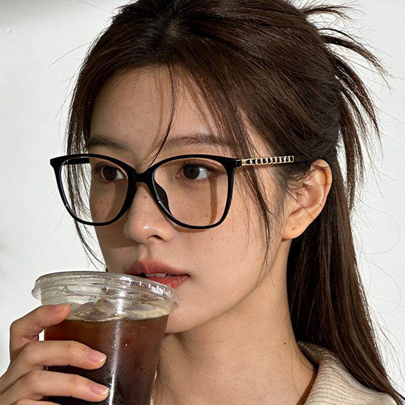 黑框素颜显脸瘦眼镜框女超轻可配近视眼镜有度数防蓝光网红凹造型