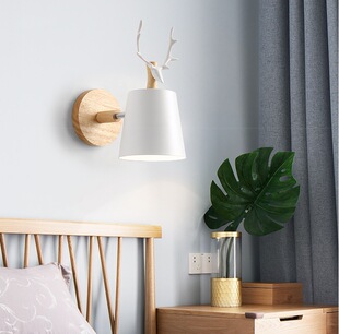 北欧风格卧室床头阅读灯简约现代客厅电视墙壁灯创意阳台鹿角灯具