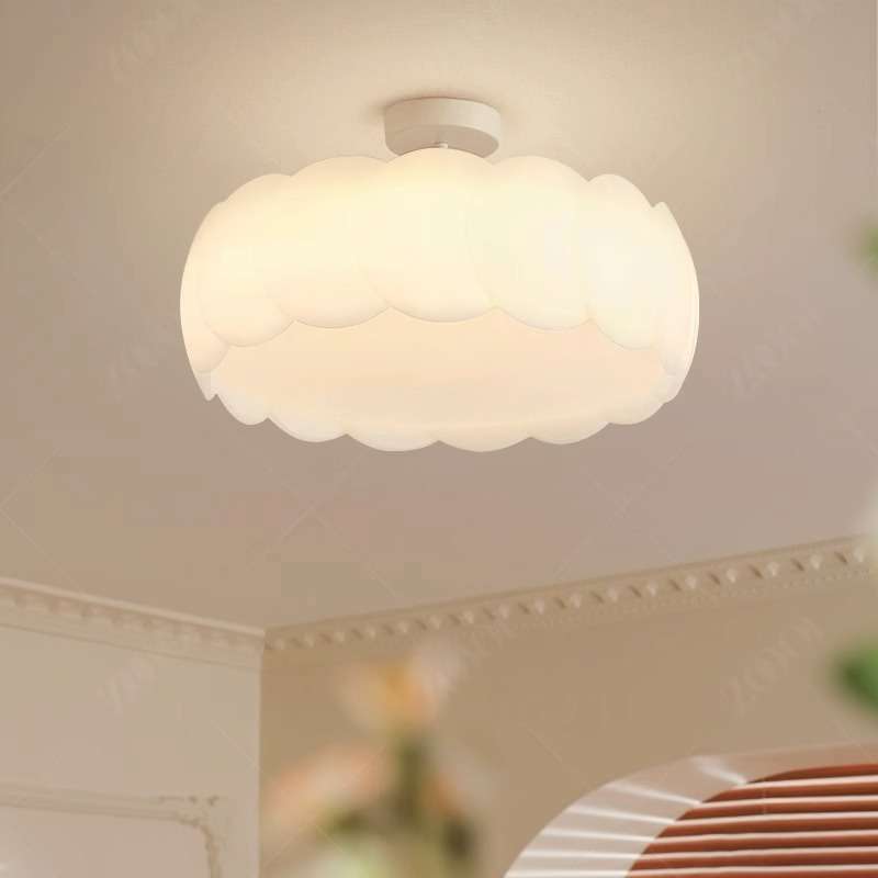 法式中古奶油风卧室灯主卧2024新款餐厅书房灯现代简约云朵吸顶灯