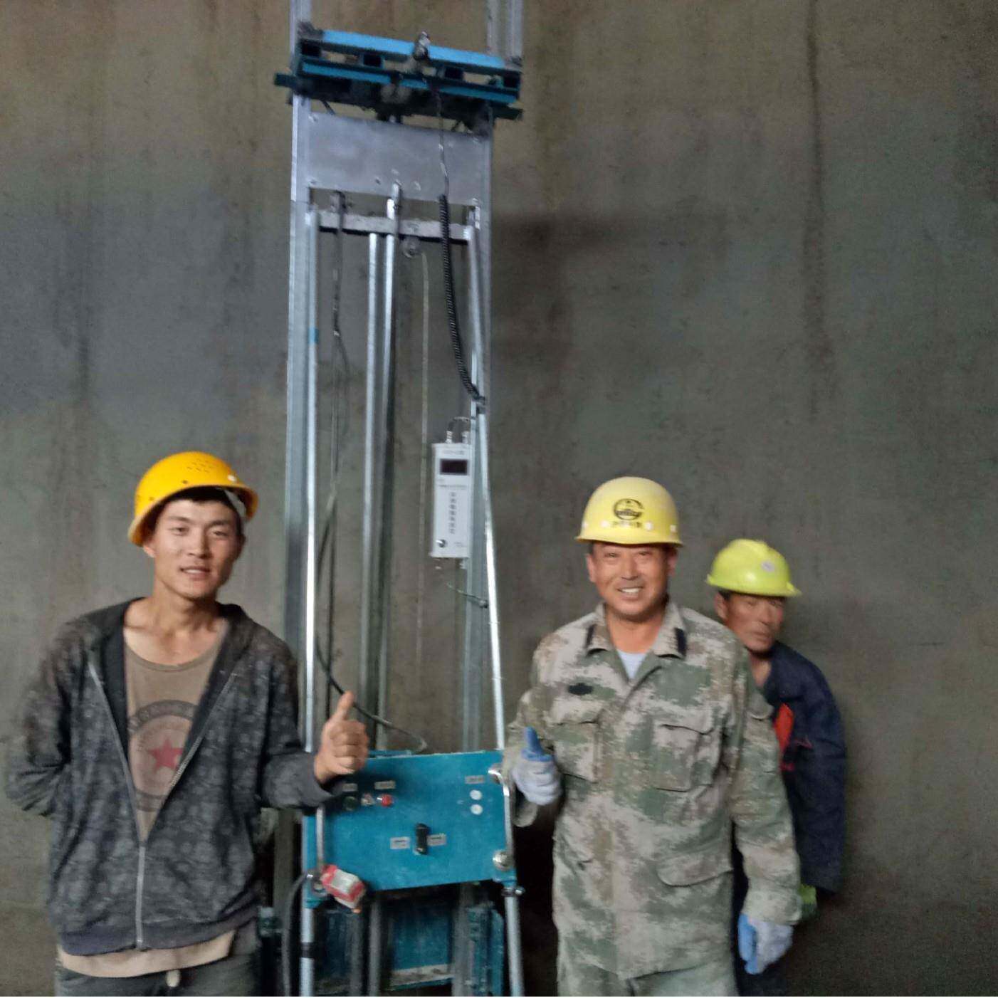 建筑装修室内抹墙机智能自动粉墙机传宇抹灰机操作简单抹灰好帮手