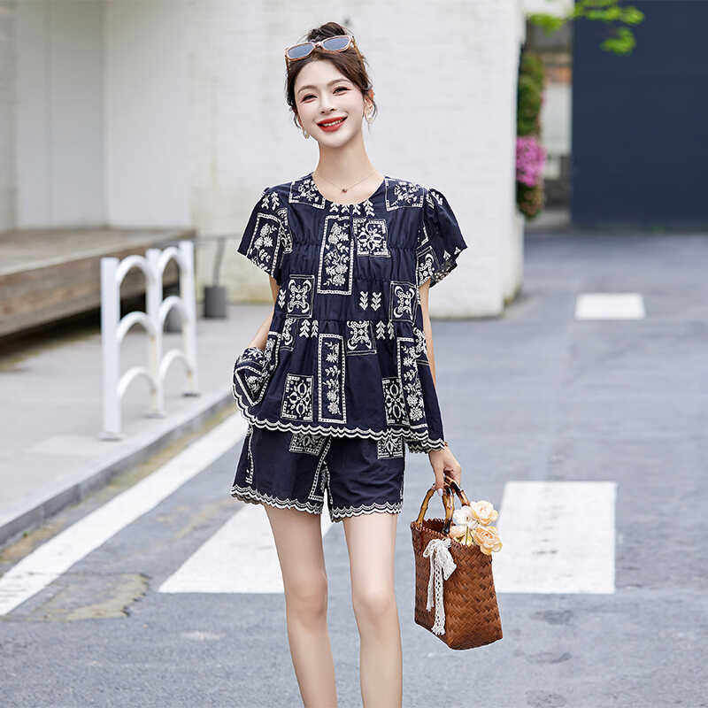 潮牌气质名媛时尚休闲套装女 2024夏新款刺绣娃娃衫短裤两件套女