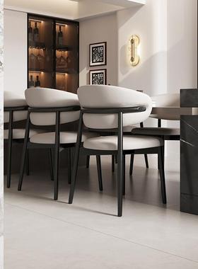 现代简约奶油风网GSJ红靠餐椅轻奢家意用皮式餐桌椅酒店设计师背