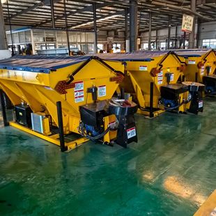 0.3方-10方可定 V型料仓设计 操作简单 撒布速度和宽度可调