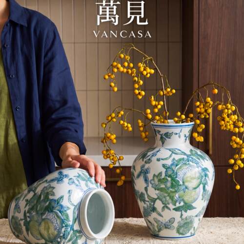 万见「安禾清园VV0008-1青花瓷花瓶釉下彩中新装式陶瓷摆」饰客厅