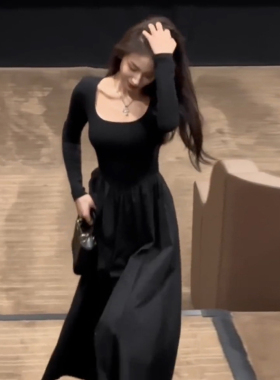 速发早春赫本风黑色长袖季衣裙子秋冬连长024新款春装法式高级感2