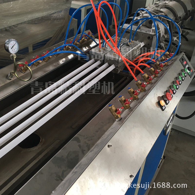 供应PVC一出四阴阳角生产线 PVC护角条在线自动冲孔生产设备,鲜花速递/花卉仿真/绿植园艺,其它园艺用品,淘宝优惠券,粉丝福利购,淘宝优惠卷