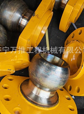 推土机D70 D65PX-12  耳轴 14Y-71-13211