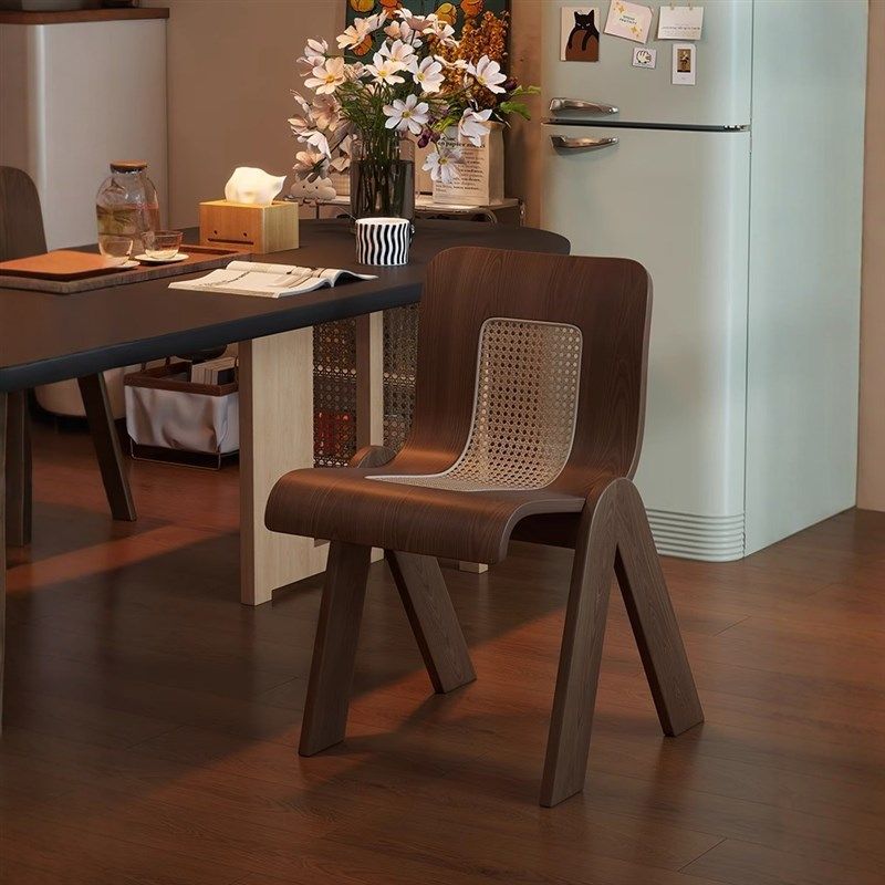 复古实木椅子家用扶手椅凳子侘寂风中古靠背餐桌椅子休闲胡桃木色