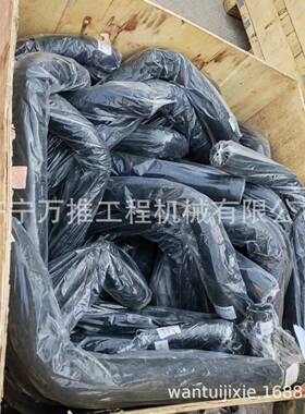 PC340-7 发动机上水管 207-03-75320  6251-21-6541