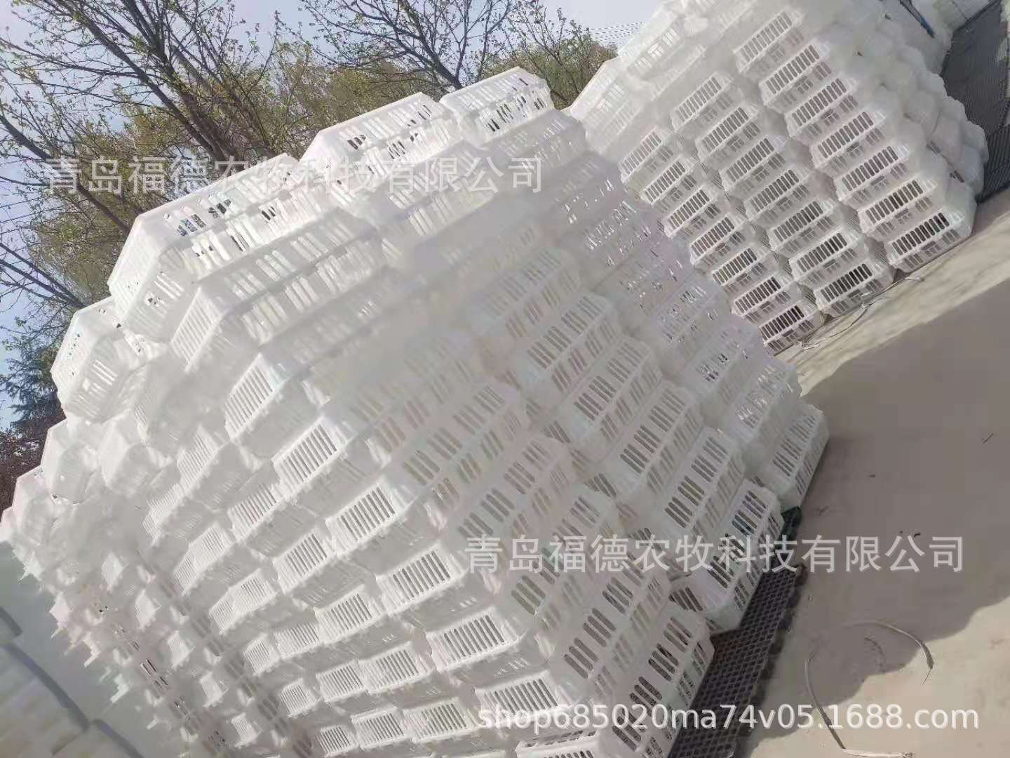 厂家批发 鸡筐批发 白色纯颗粒料鸡笼子青年鸡运输笼 工厂批发图片